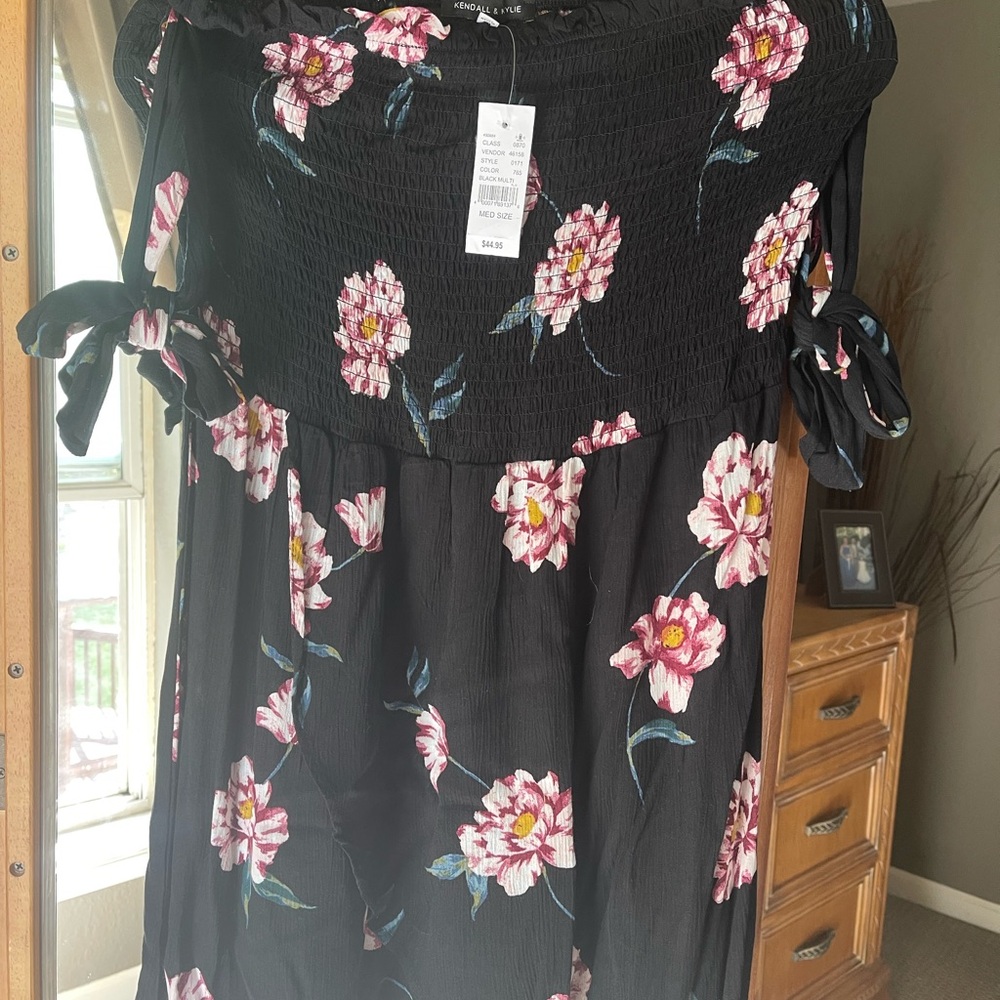 Kendall & Kylie dress size medium